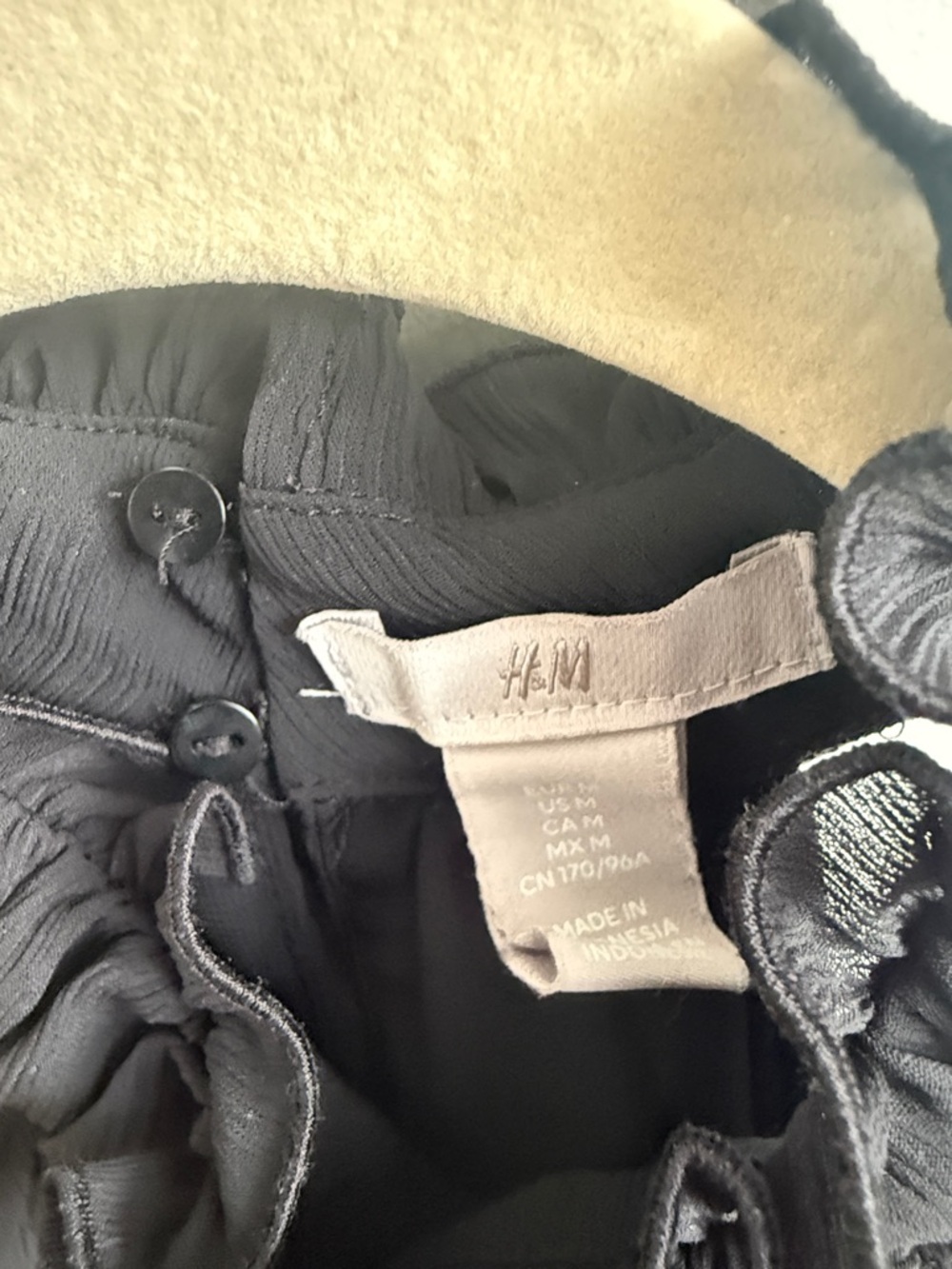 H&M Black Ruffled Halter Top - Picture 2 of 4